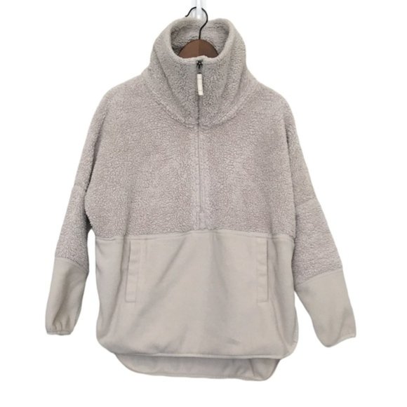 The North Face Half Zip Fleece Jacket - Picture 2 of 12